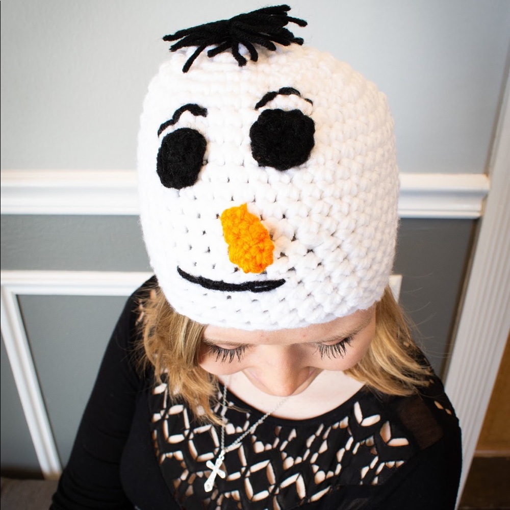 Crocheted Children's Olaf Hat.